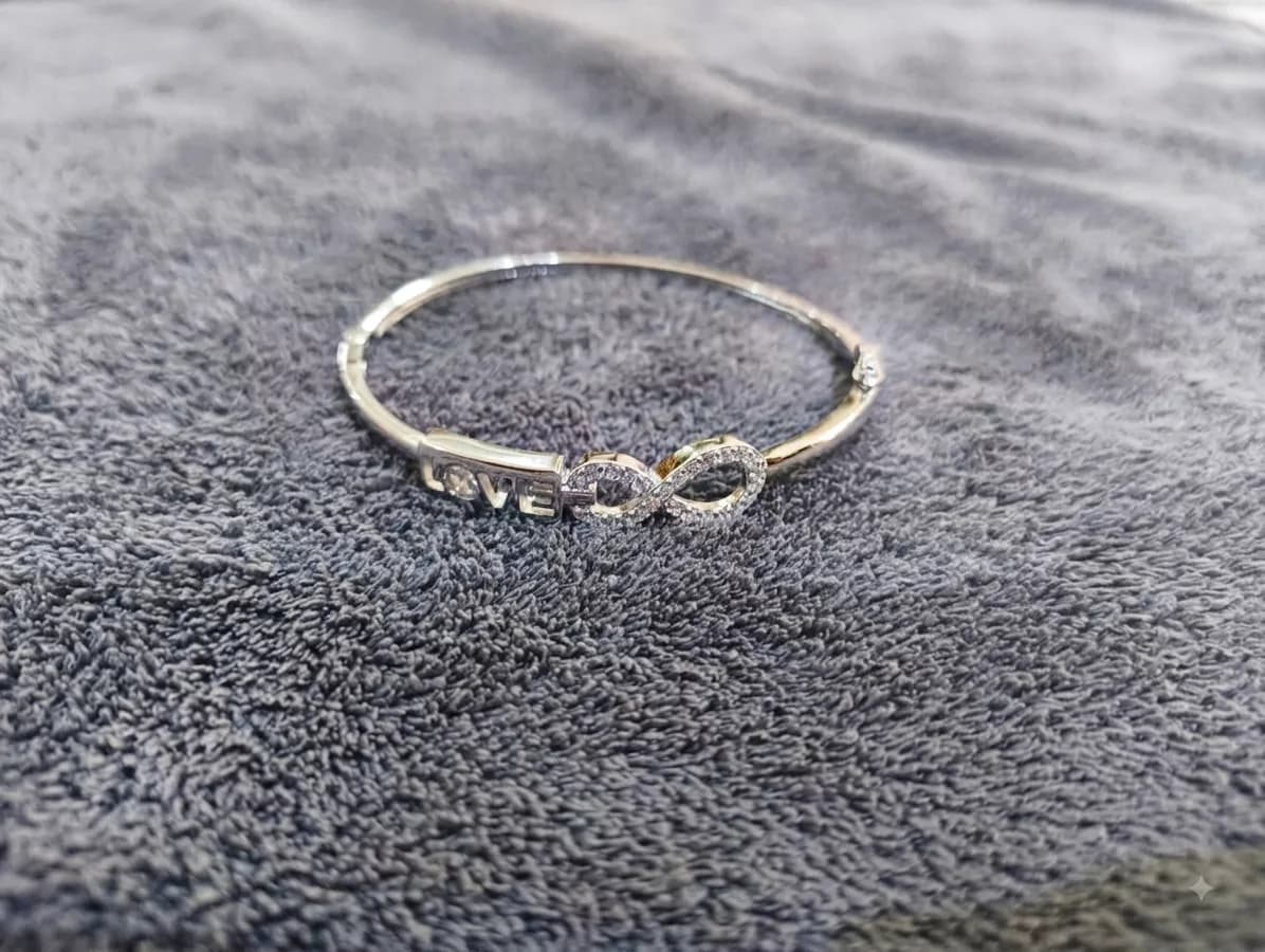Love Infinity Bangle in silver