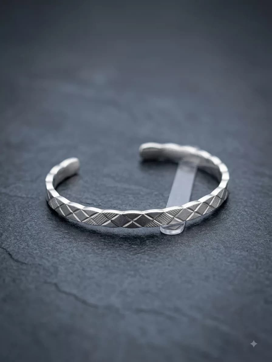 Quilted Texture Open Cuff in silver