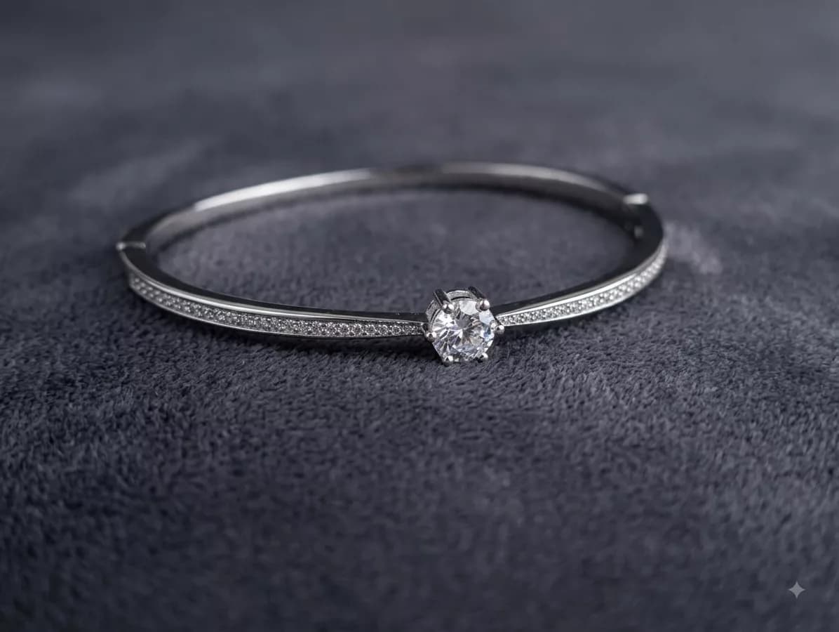 Solitaire Pave Bangle in silver