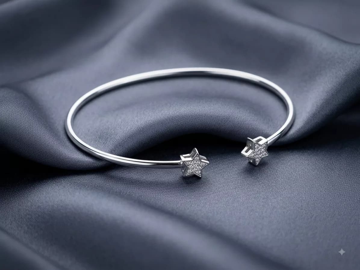 Star Tip Open Cuff in silver